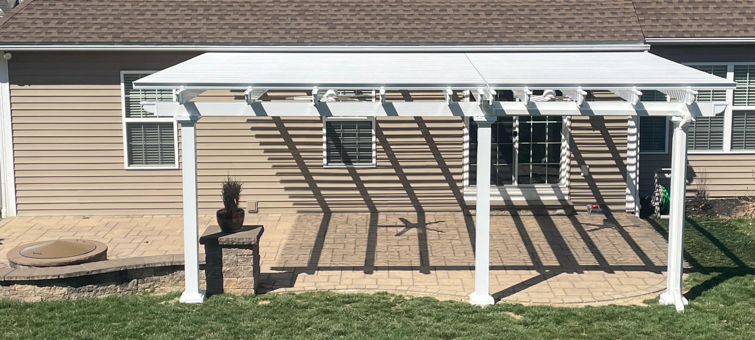 Operable pergola